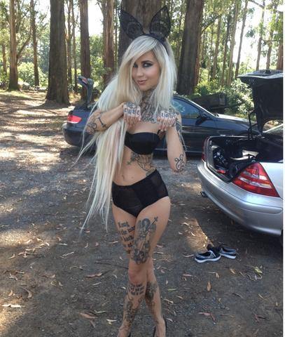 KISSKILL & Sara Fabel on location with Peter Coulson | KISSKILL Online Designer Lingerie