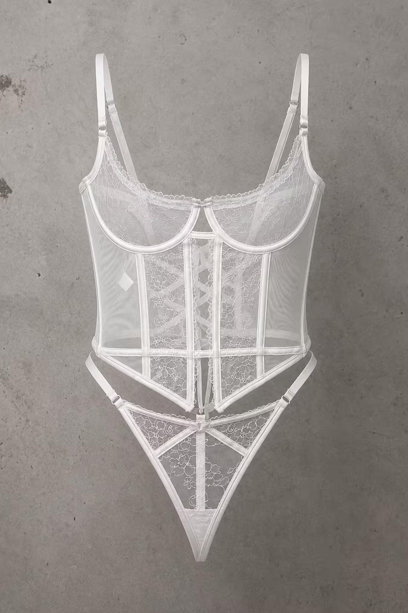 White Lace Bustier Set – Size 8D/10C/12B | Archive Sample Main image