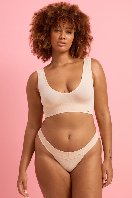 Ivy Seamfree G-string Taupe