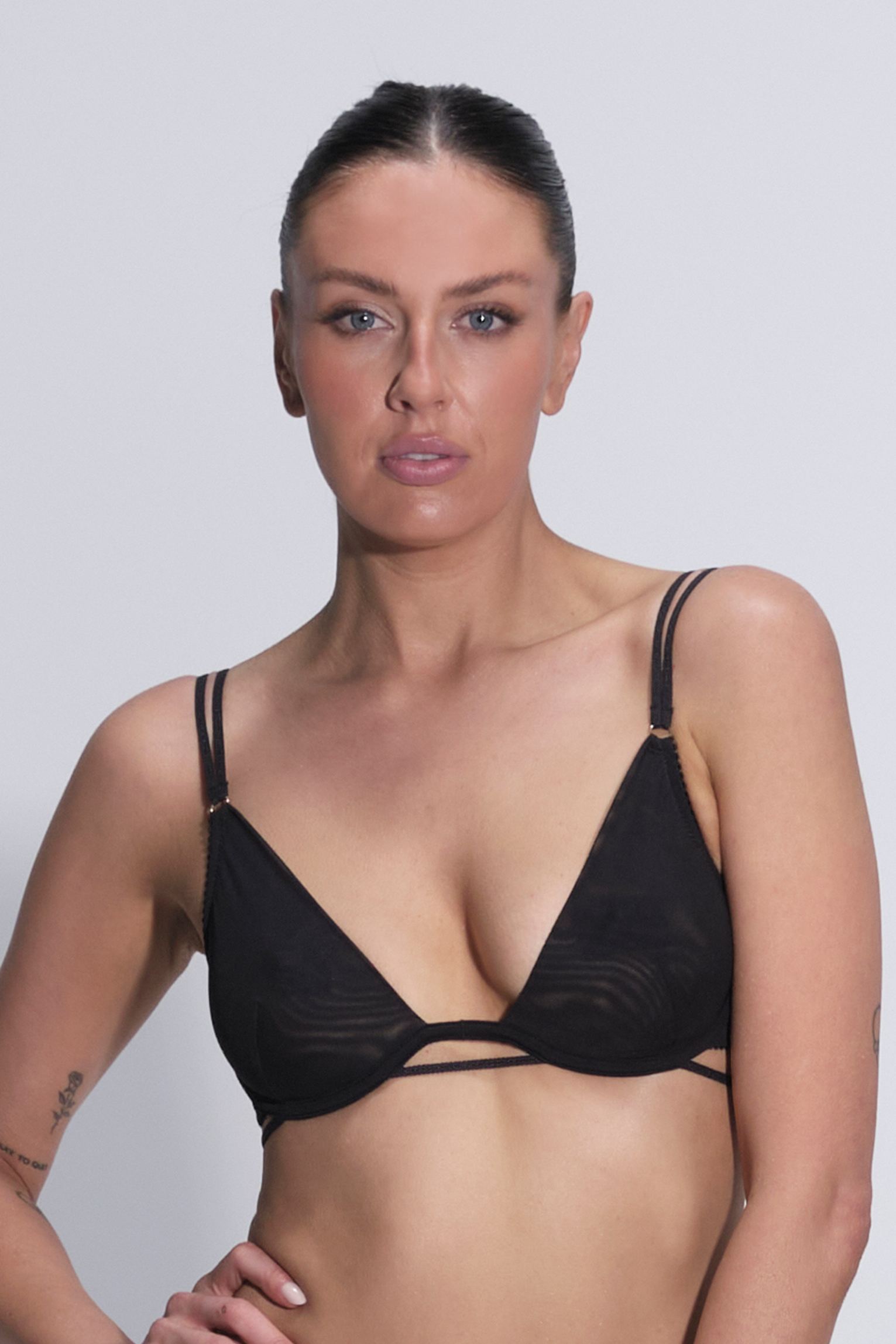 Irena Mesh Plunge Bra Black – Size 8D/10C/12B | Archive Sample